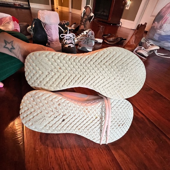 Girls Nike sneakers - Picture 2 of 2